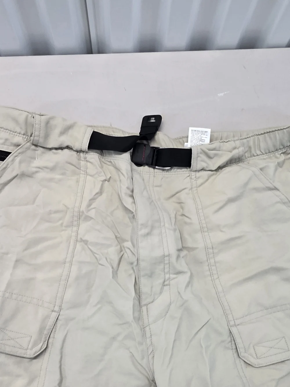The North Face Convertible Hiking Beige Pants Men's Size XL  Inseam 8 And 31